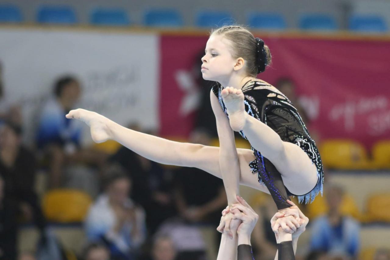 W Chorzowie odbyły się Mistrzostwa Polski Juniorów Młodszych w akrobatyce sportowej - fotoreportaż