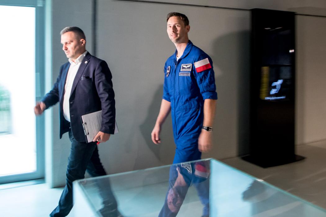 Astronauta Sławosz Uznański-Wiśniewski w Planetarium Śląskim – kosmos bliżej młodzieży - fotoreportaż