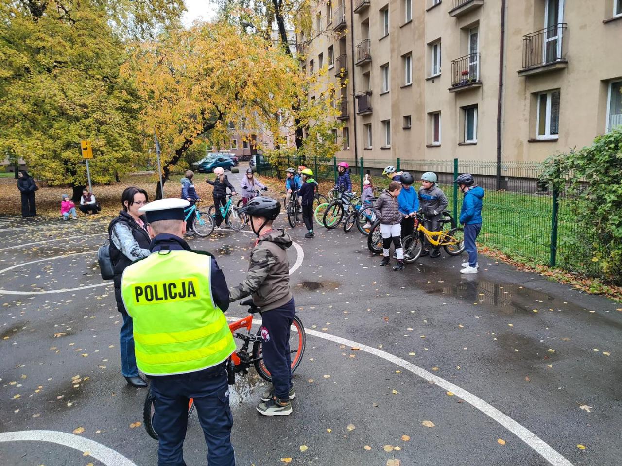 Chorzowska „Dwunastka” świeci przykładem! SP 12 promuje bezpieczeństwo na drodze - fotoreportaż