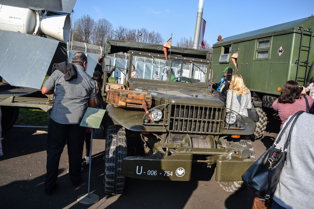 Na Stadionie Śląskim grubo ponad tysiąc ludzi przewinęło się przez pierwsze pół godziny imprezy. Świętujemy 100-lecie odzyskania niepodległości, obchody potrwają do godziny 19, warto się wybrać!