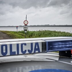 Działania prewencyjne śląskich policjantów w związku z alertami pogodowymi