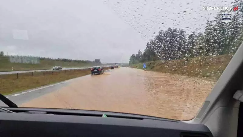 Alerty drogowe: Jakie odcinki są zamknięte w województwie śląskim?