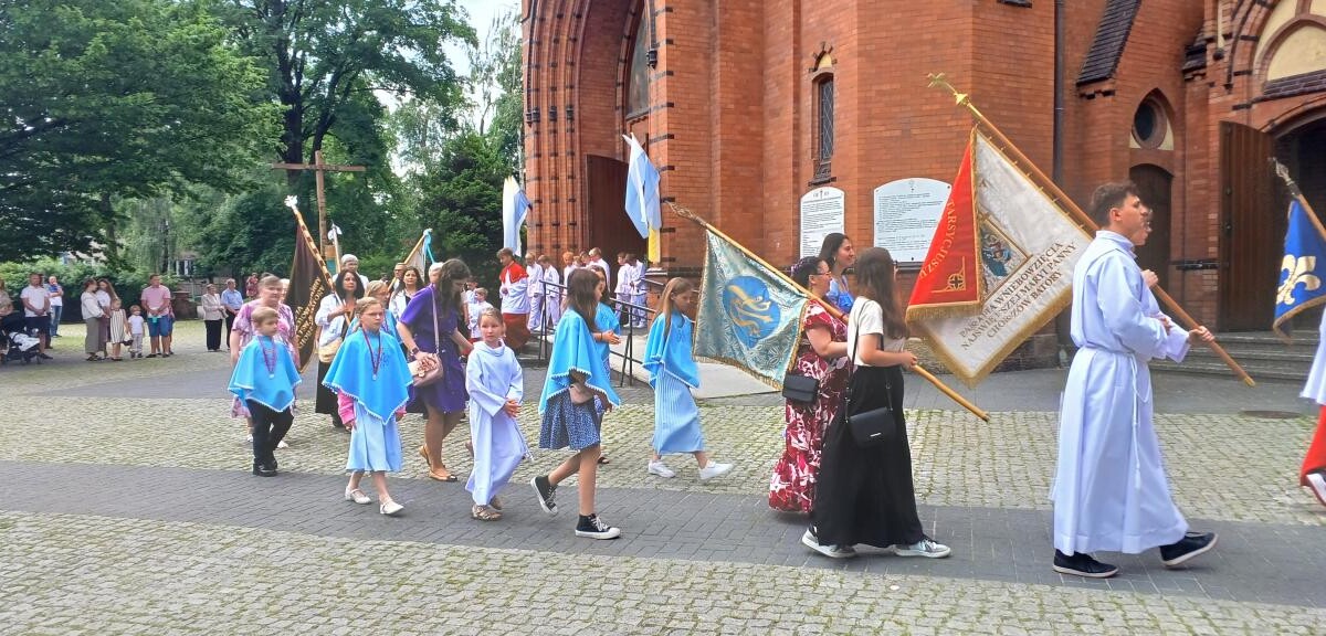 Boże Ciało 2025: chorzowianie wzięli udział w uroczystych procesjach [ZDJĘCIA] / fot. Sara Synowiec