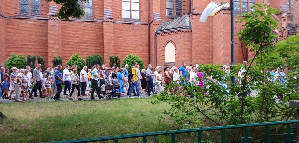 Boże Ciało 2025: chorzowianie wzięli udział w uroczystych procesjach [ZDJĘCIA] / fot. Sara Synowiec