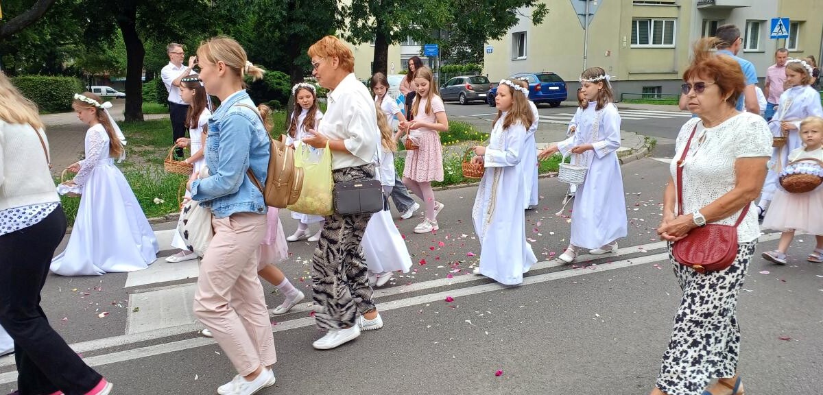 Boże Ciało 2025: chorzowianie wzięli udział w uroczystych procesjach [ZDJĘCIA] / fot. Sara Synowiec