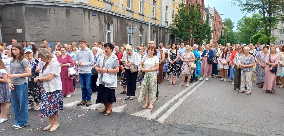 Boże Ciało 2025: chorzowianie wzięli udział w uroczystych procesjach [ZDJĘCIA] / fot. Sara Synowiec