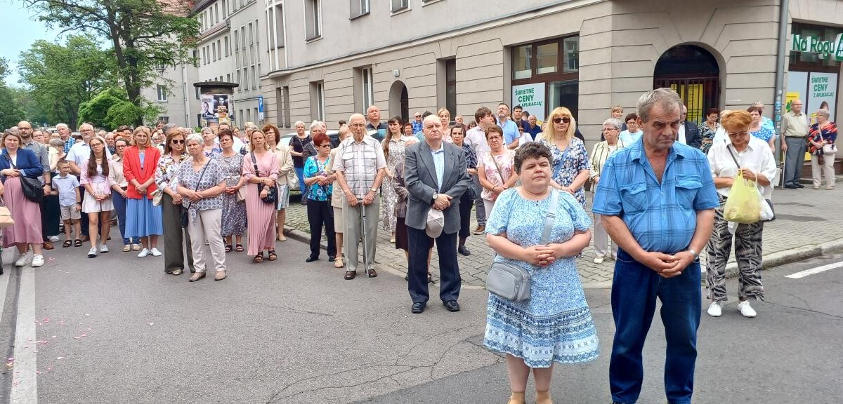 Boże Ciało 2025: chorzowianie wzięli udział w uroczystych procesjach [ZDJĘCIA] / fot. Sara Synowiec