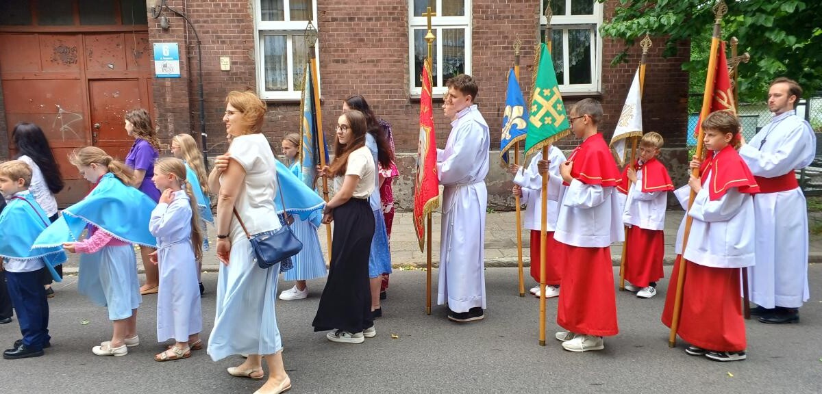 Boże Ciało 2025: chorzowianie wzięli udział w uroczystych procesjach [ZDJĘCIA] / fot. Sara Synowiec