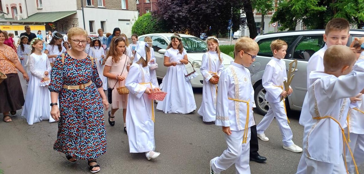 Boże Ciało 2025: chorzowianie wzięli udział w uroczystych procesjach [ZDJĘCIA] / fot. Sara Synowiec