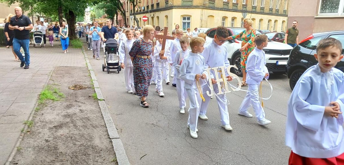 Boże Ciało 2025: chorzowianie wzięli udział w uroczystych procesjach [ZDJĘCIA] / fot. Sara Synowiec
