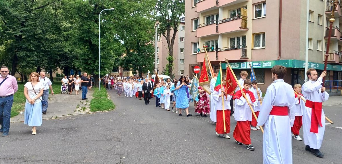 Boże Ciało 2025: chorzowianie wzięli udział w uroczystych procesjach [ZDJĘCIA] / fot. Sara Synowiec