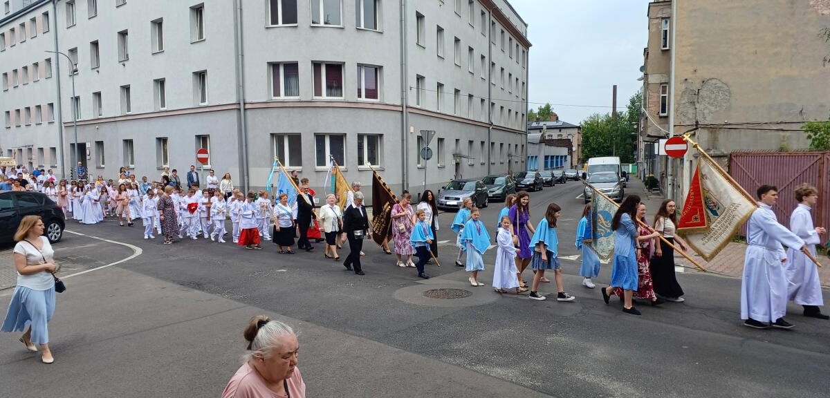 Boże Ciało 2025: chorzowianie wzięli udział w uroczystych procesjach [ZDJĘCIA] / fot. Sara Synowiec