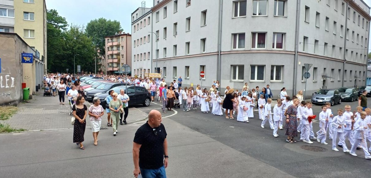 Boże Ciało 2025: chorzowianie wzięli udział w uroczystych procesjach [ZDJĘCIA] / fot. Sara Synowiec