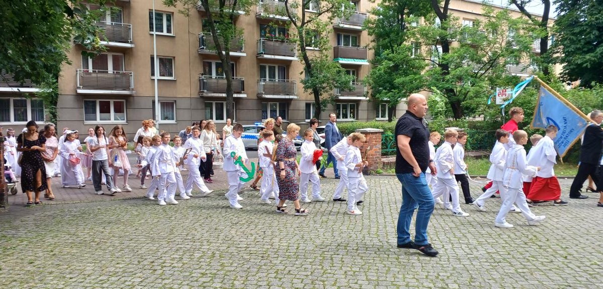 Boże Ciało 2025: chorzowianie wzięli udział w uroczystych procesjach [ZDJĘCIA] / fot. Sara Synowiec