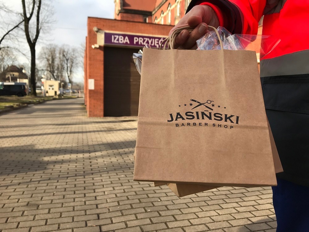 Chorzowscy barberzy wspieraj&#261; walcz&#261;cych z koronawirusem