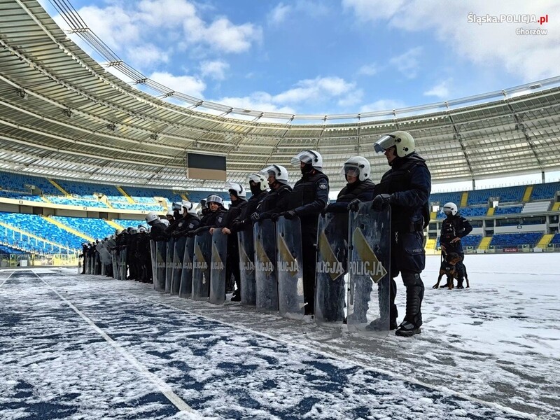 Chorzowscy policjanci ćwiczyli na Stadionie Śląskim