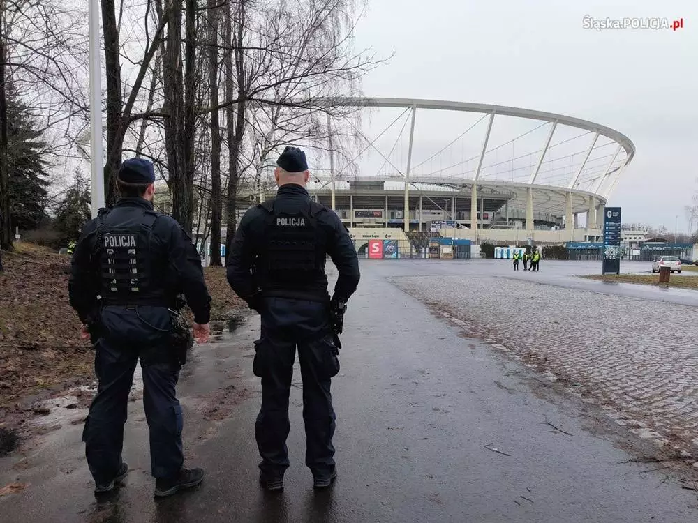Chorzowscy policjanci zabezpieczali mecz na Stadionie Śląskim / fot. KMP Chorzów