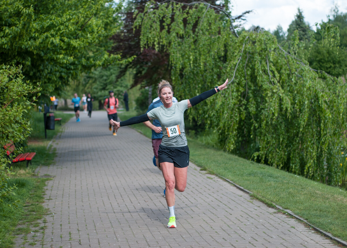 Za nami tegoroczna edycja Chorzowskiej Dychy, ponad setka uczestników wzięła udział w biegowych zawodach. Mamy zdjęcia!