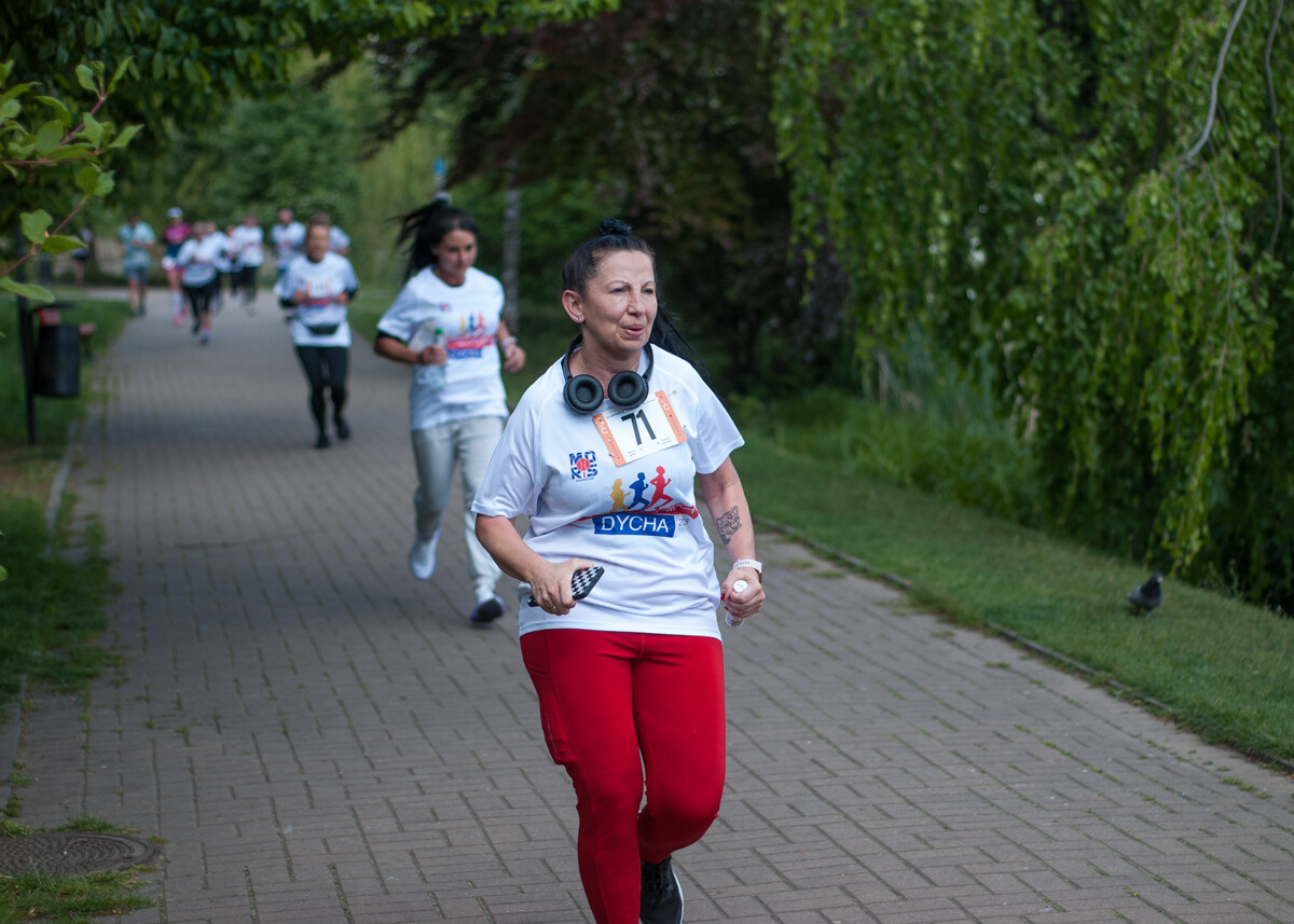Za nami tegoroczna edycja Chorzowskiej Dychy, ponad setka uczestników wzięła udział w biegowych zawodach. Mamy zdjęcia!