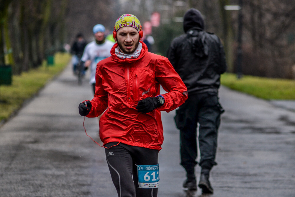 Nowy Rok w sportowym stylu powitał wielki tłum biegaczy, liczący około 850 osób. Tradycyjnie już 1 stycznia zawodnicy wyruszyli na trasę wiodącą ścieżkami Parku Śląskiego. Byliśmy i my!