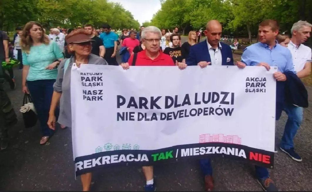 Członkowie Stowarzyszenia Nasz Park walczą o oddanie terenów po OPT/MTK w zarząd Parkowi Śląskiemu/fot. Stowarzyszenie Nasz Park