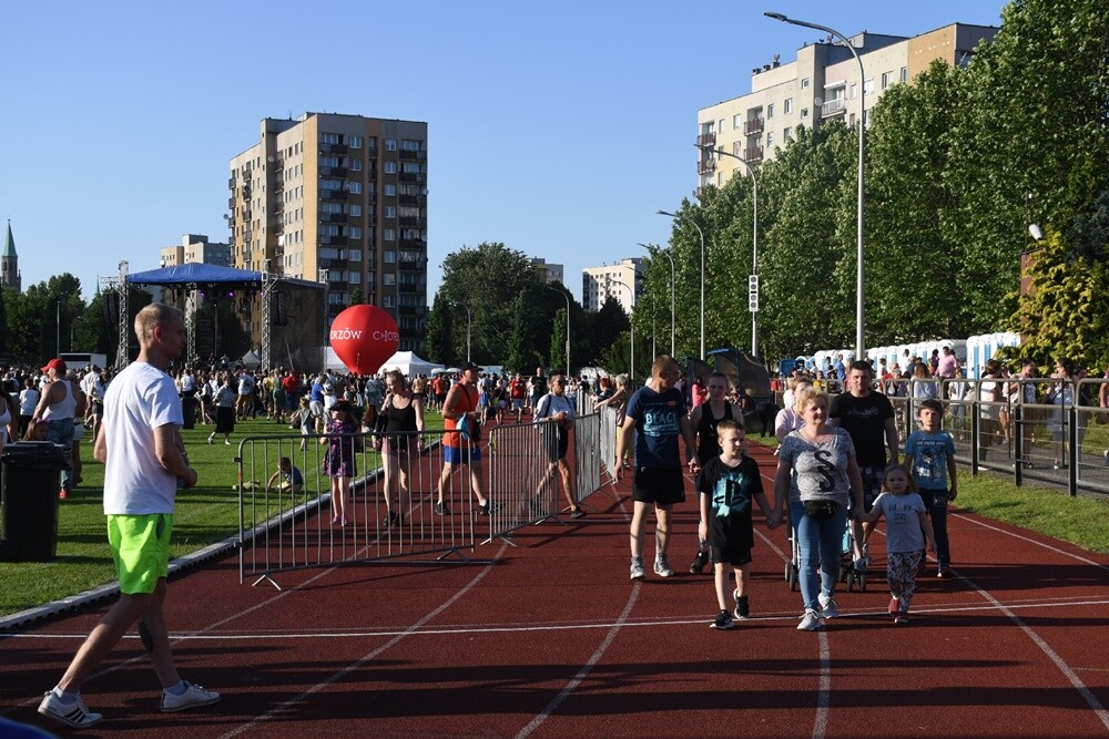 Po dwuletniej przerwie, Chorzów ponownie organizuje Dni Miasta. Wczoraj odbył się ostatni z zaplanowanych koncertów. Na scenie pojawił się zespół Long & Junior i przyjaciele.