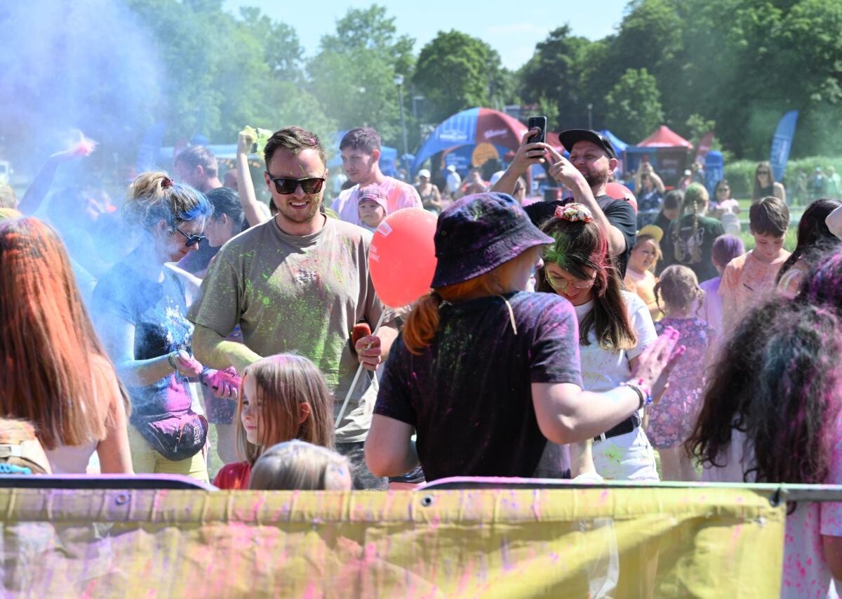 Chorzów pełen kolorów! Festiwal Kolorów pod Szybem Prezydent zachwycił uczestników [FOTO] / fot. UM Chorzów FB