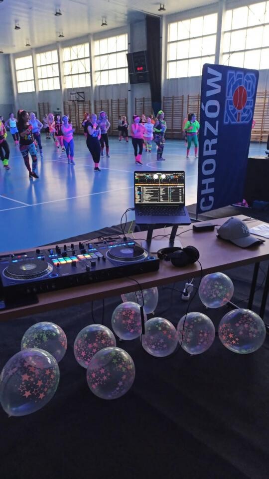 Chorzowianie wzięli udział w Fit&Dance Party 80'/90's! [ZDJĘCIA] / fot. MORiS Chorzów