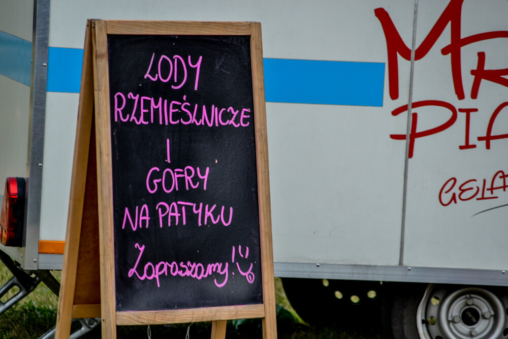 Trwa kolejny zlot food trucków w Parku Śląskim, tym razem gastrowozy rozłożyły się przy hali kapelusz. Imprezę wspiera Pepsi, która jest współorganizatorem wydarzenia.