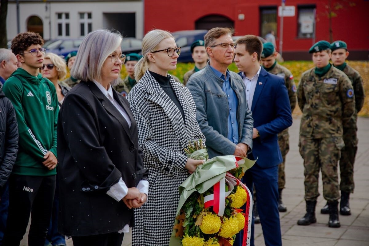 Odsłonięcie pomnika Adama Mickiewicza po renowacji / fot. FB Szymon Michałek, UM Chorzów