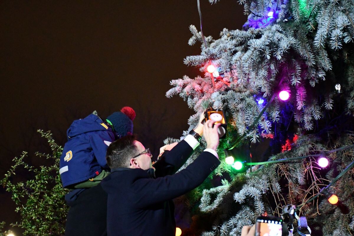 Przy chorzowskiej tężni solankowej odbyło się strojenie miejskiej choinki!