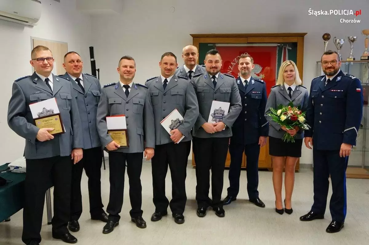 Kolejni chorzowscy policjanci przeszli na emerytur&#281;