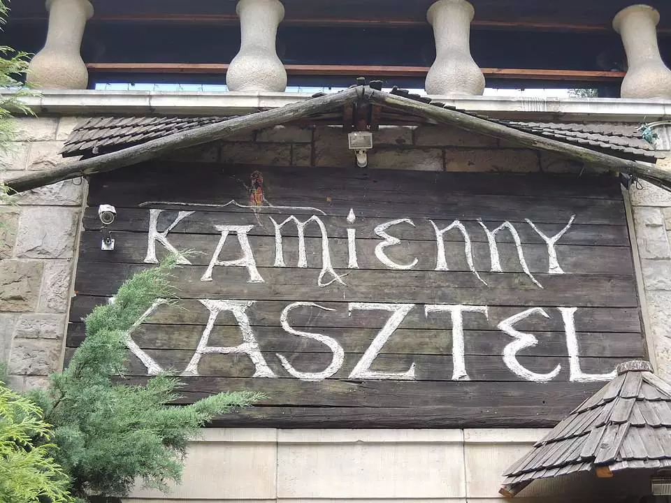 Konkurs na dzierżawę budynku dawnej restauracji w Parku Śląskim - Kamiennego Kasztelu/ fot. Wikipedia