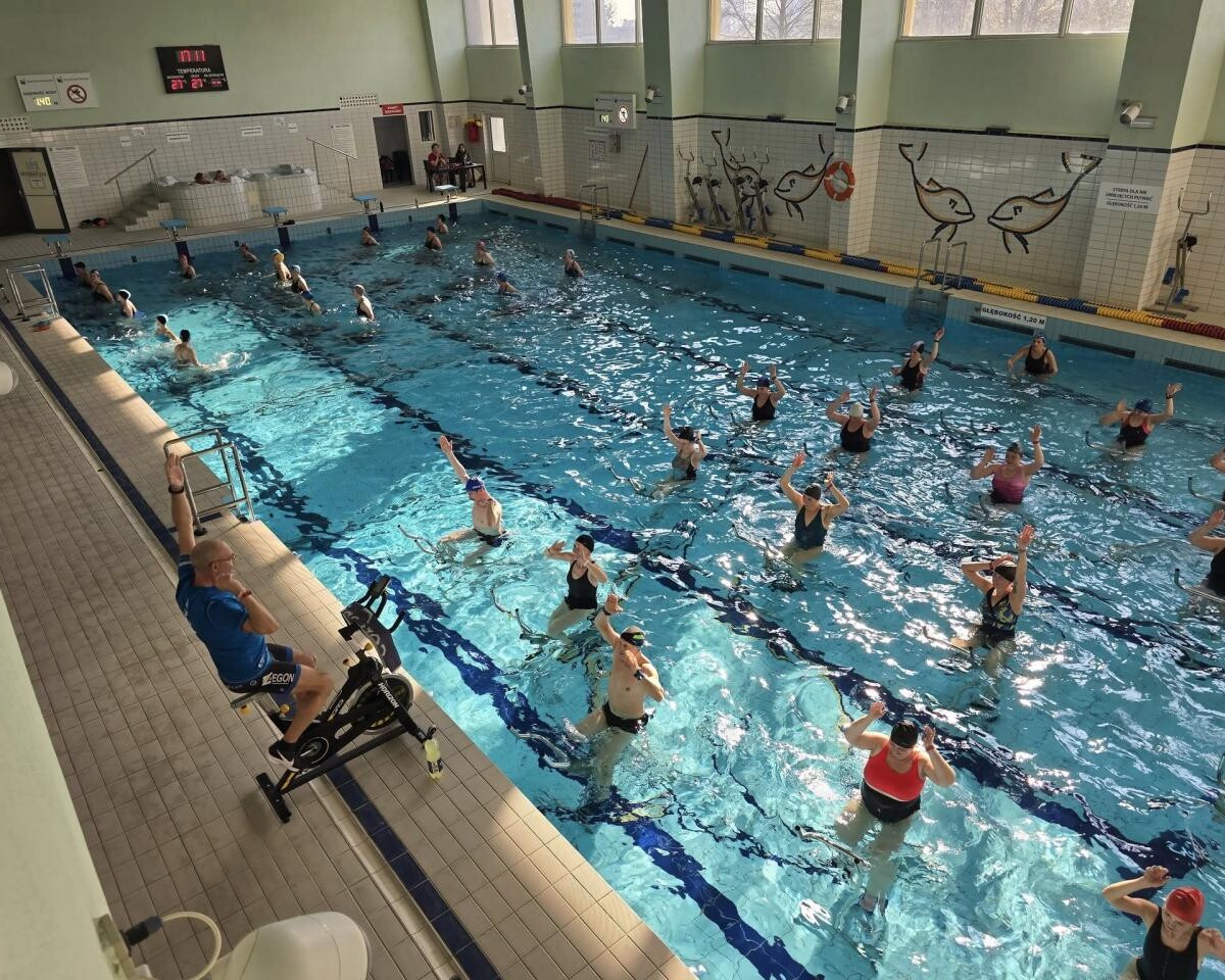 Na basenie przy Placu Powstańców w Chorzowie odbył się maraton fitness / fot. MORiS Chorzów FB
