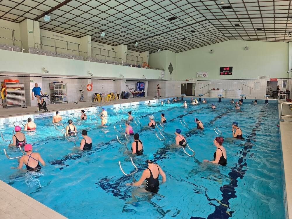 Na basenie przy Placu Powstańców w Chorzowie odbył się maraton fitness / fot. MORiS Chorzów FB