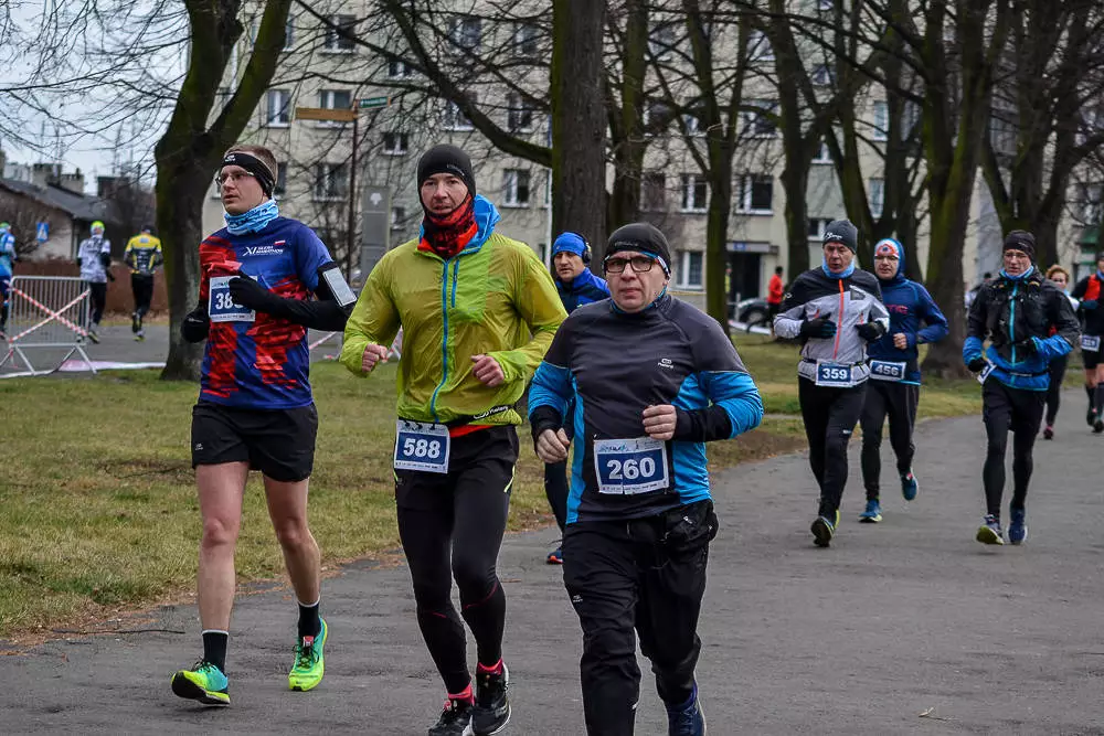 Po raz kolejny kilkaset osób witało Nowy Rok na sportowo, startując w Maratonie Cyborg w Parku Śląskim. Tradycyjnie my także byliśmy na starcie biegu i mamy dla Was zdjęcia!