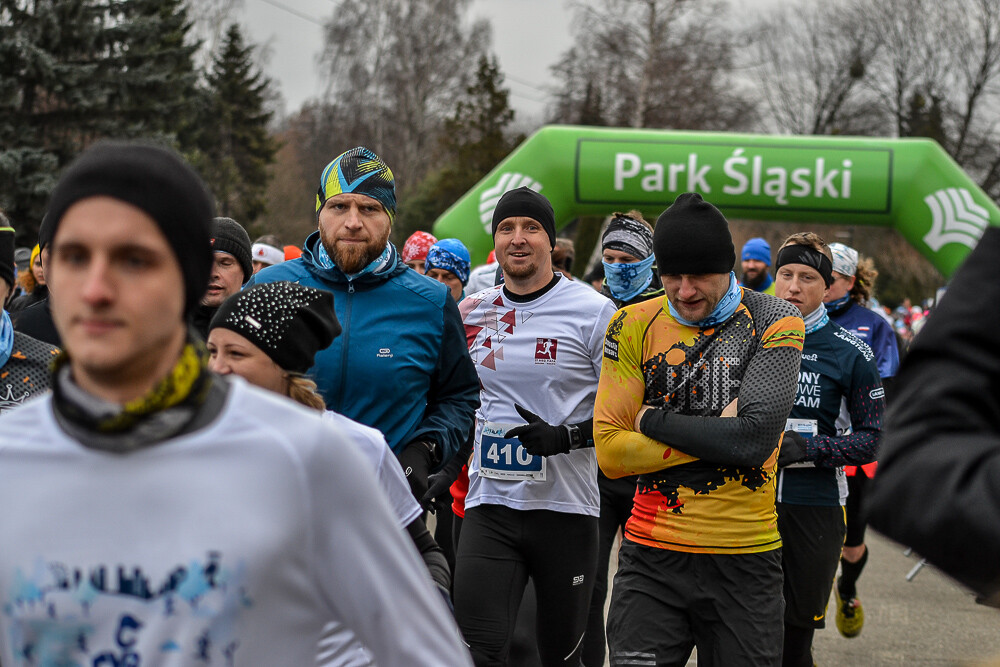 Po raz kolejny kilkaset osób witało Nowy Rok na sportowo, startując w Maratonie Cyborg w Parku Śląskim. Tradycyjnie my także byliśmy na starcie biegu i mamy dla Was zdjęcia!