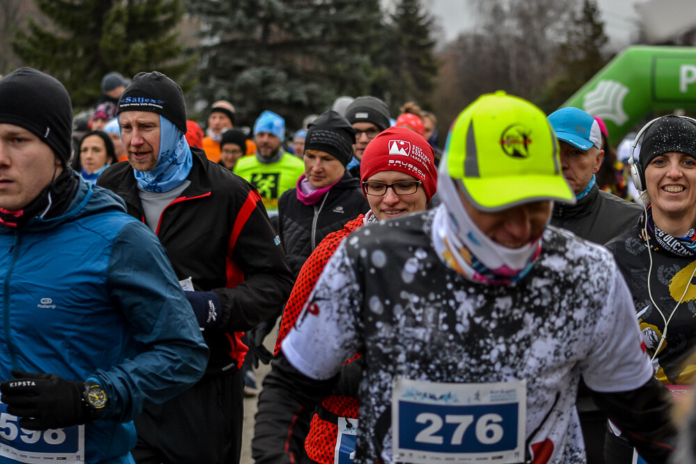 Po raz kolejny kilkaset osób witało Nowy Rok na sportowo, startując w Maratonie Cyborg w Parku Śląskim. Tradycyjnie my także byliśmy na starcie biegu i mamy dla Was zdjęcia!