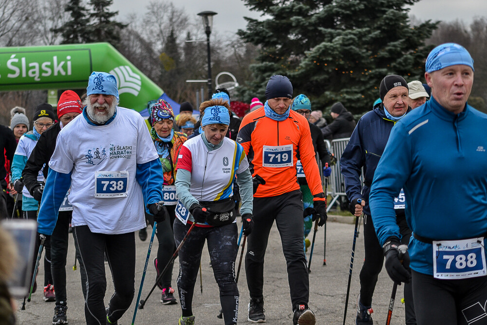 Po raz kolejny kilkaset osób witało Nowy Rok na sportowo, startując w Maratonie Cyborg w Parku Śląskim. Tradycyjnie my także byliśmy na starcie biegu i mamy dla Was zdjęcia!