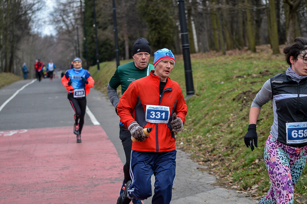 Po raz kolejny kilkaset osób witało Nowy Rok na sportowo, startując w Maratonie Cyborg w Parku Śląskim. Tradycyjnie my także byliśmy na starcie biegu i mamy dla Was zdjęcia!