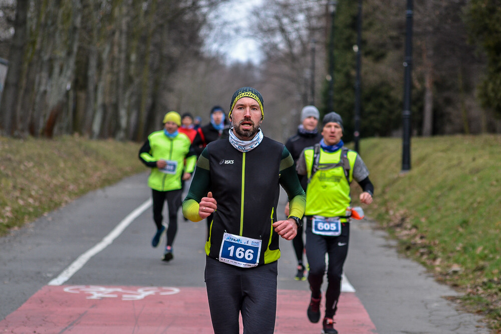 Po raz kolejny kilkaset osób witało Nowy Rok na sportowo, startując w Maratonie Cyborg w Parku Śląskim. Tradycyjnie my także byliśmy na starcie biegu i mamy dla Was zdjęcia!