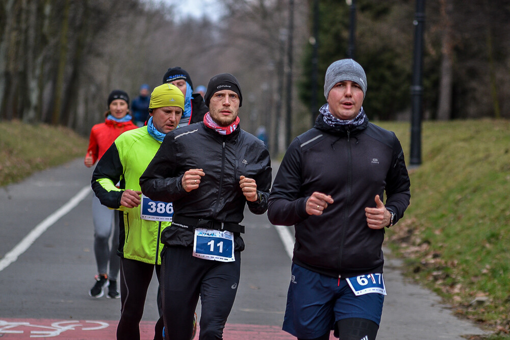 Po raz kolejny kilkaset osób witało Nowy Rok na sportowo, startując w Maratonie Cyborg w Parku Śląskim. Tradycyjnie my także byliśmy na starcie biegu i mamy dla Was zdjęcia!