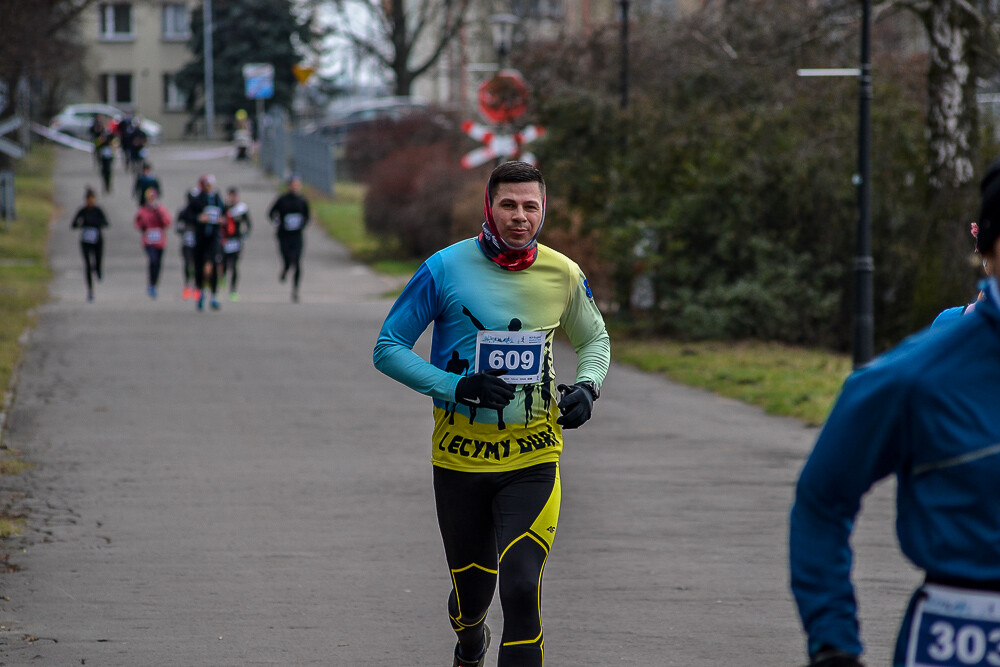 Po raz kolejny kilkaset osób witało Nowy Rok na sportowo, startując w Maratonie Cyborg w Parku Śląskim. Tradycyjnie my także byliśmy na starcie biegu i mamy dla Was zdjęcia!