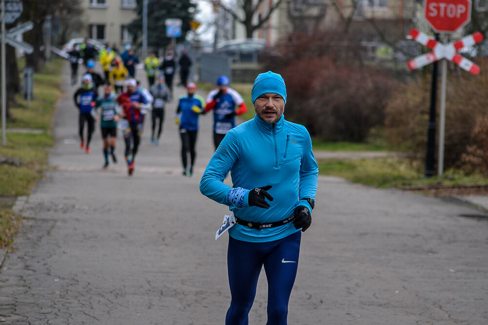 Po raz kolejny kilkaset osób witało Nowy Rok na sportowo, startując w Maratonie Cyborg w Parku Śląskim. Tradycyjnie my także byliśmy na starcie biegu i mamy dla Was zdjęcia!