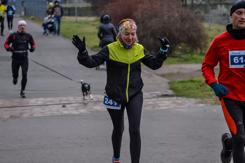 Po raz kolejny kilkaset osób witało Nowy Rok na sportowo, startując w Maratonie Cyborg w Parku Śląskim. Tradycyjnie my także byliśmy na starcie biegu i mamy dla Was zdjęcia!