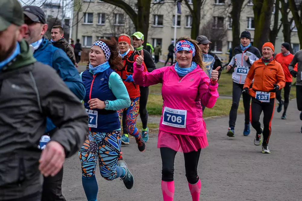 Po raz kolejny kilkaset osób witało Nowy Rok na sportowo, startując w Maratonie Cyborg w Parku Śląskim. Tradycyjnie my także byliśmy na starcie biegu i mamy dla Was zdjęcia!