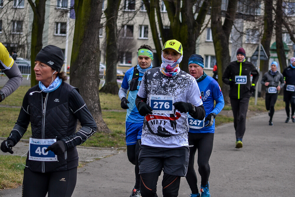 Po raz kolejny kilkaset osób witało Nowy Rok na sportowo, startując w Maratonie Cyborg w Parku Śląskim. Tradycyjnie my także byliśmy na starcie biegu i mamy dla Was zdjęcia!