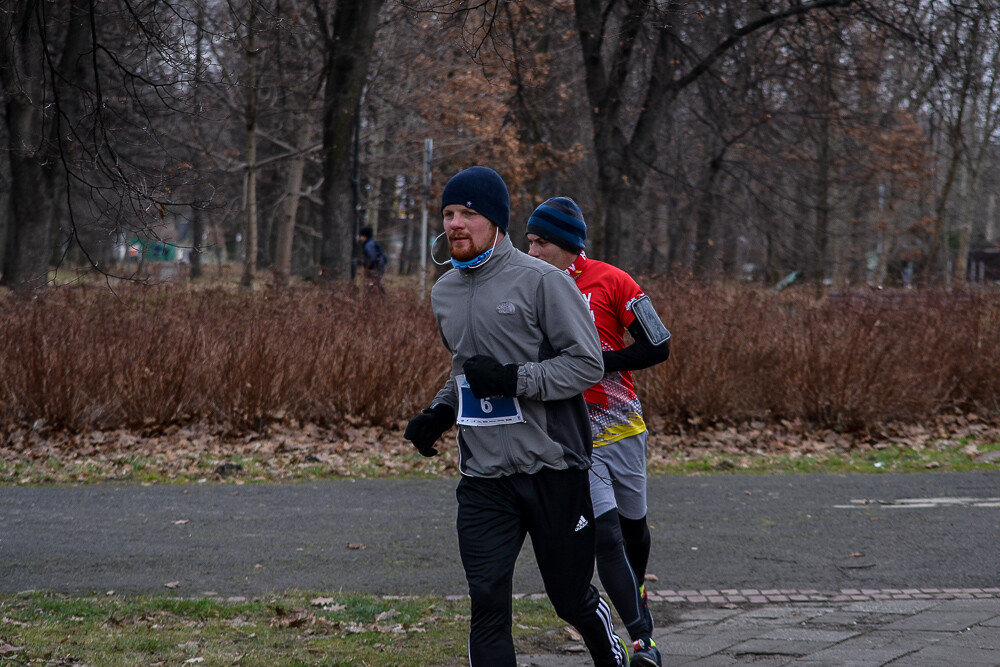 Po raz kolejny kilkaset osób witało Nowy Rok na sportowo, startując w Maratonie Cyborg w Parku Śląskim. Tradycyjnie my także byliśmy na starcie biegu i mamy dla Was zdjęcia!