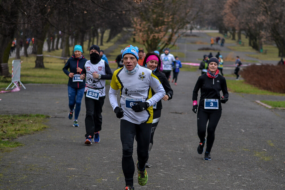 Po raz kolejny kilkaset osób witało Nowy Rok na sportowo, startując w Maratonie Cyborg w Parku Śląskim. Tradycyjnie my także byliśmy na starcie biegu i mamy dla Was zdjęcia!