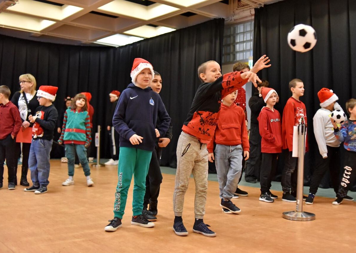 Mikołajki na Sportowo na Stadionie Śląskim – radość, ruch i świąteczna energia / fot. Superauto.pl Stadion Śląski